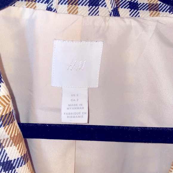 H&M Blazer Size 2 - Picture 2 of 2